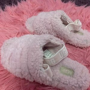 Authentic Kids UGG FLUFF YEAH SLIDE Authentic Kids UGG FLUFF YEAH SLIDE Size 3